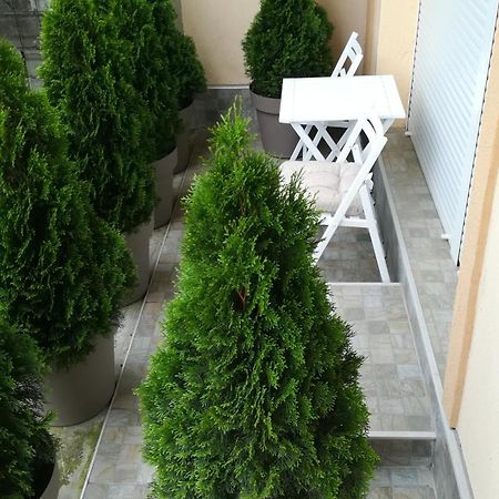 M4U Apartments Ni Esterno foto