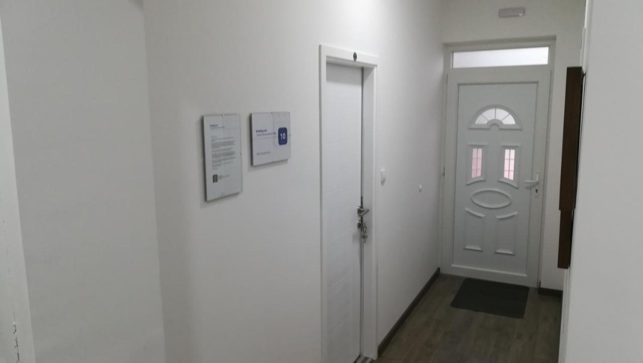 M4U Apartments Ni Esterno foto