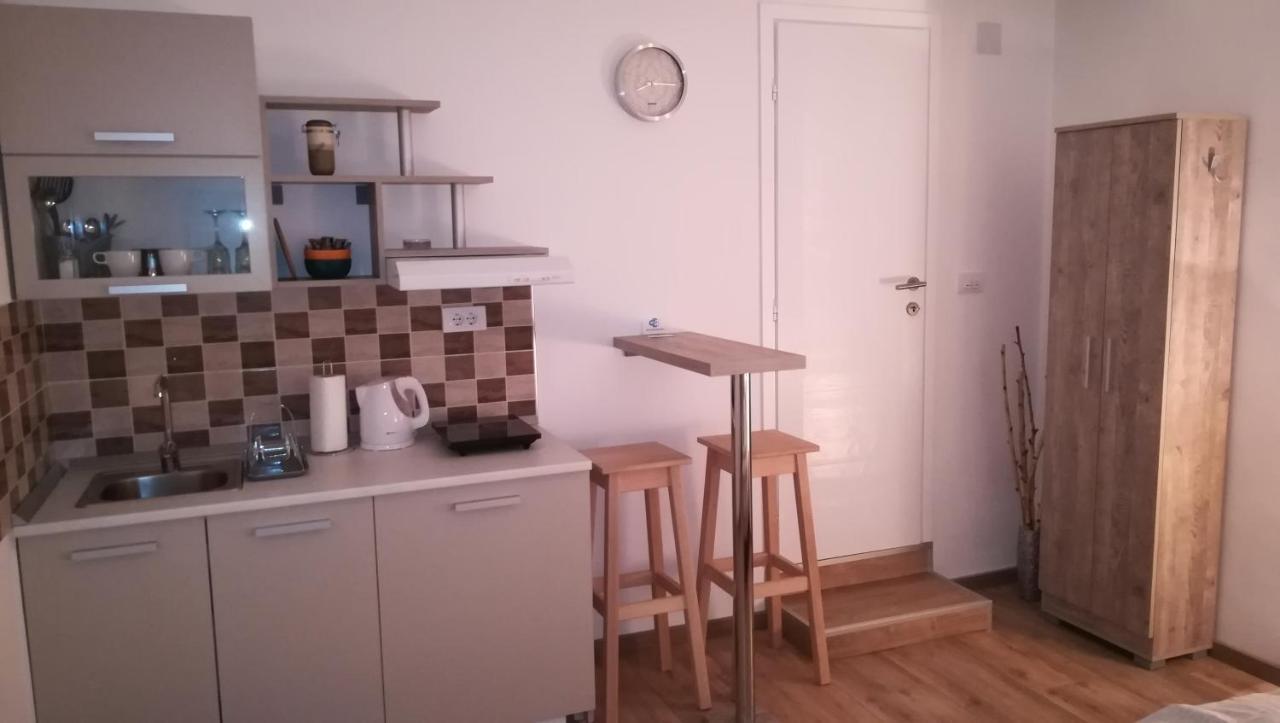 M4U Apartments Ni Esterno foto