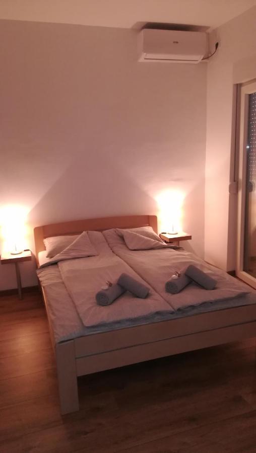 M4U Apartments Ni Esterno foto