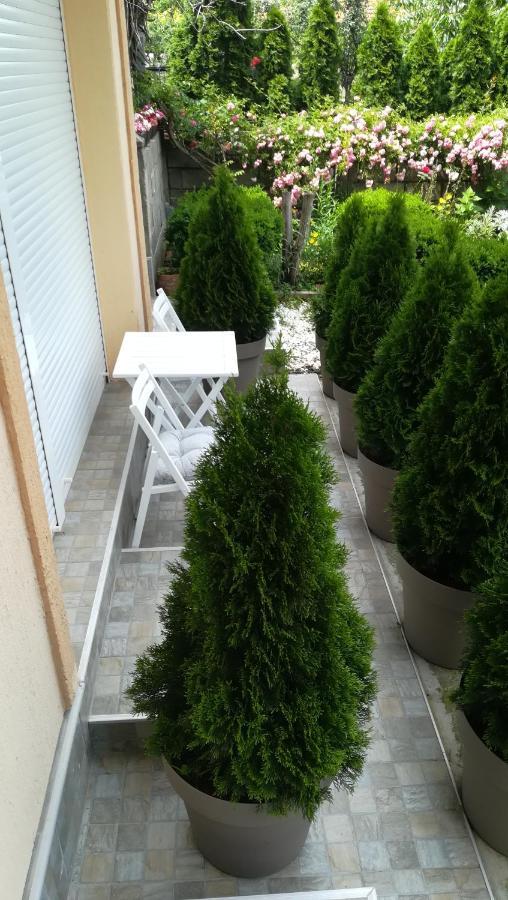 M4U Apartments Ni Esterno foto