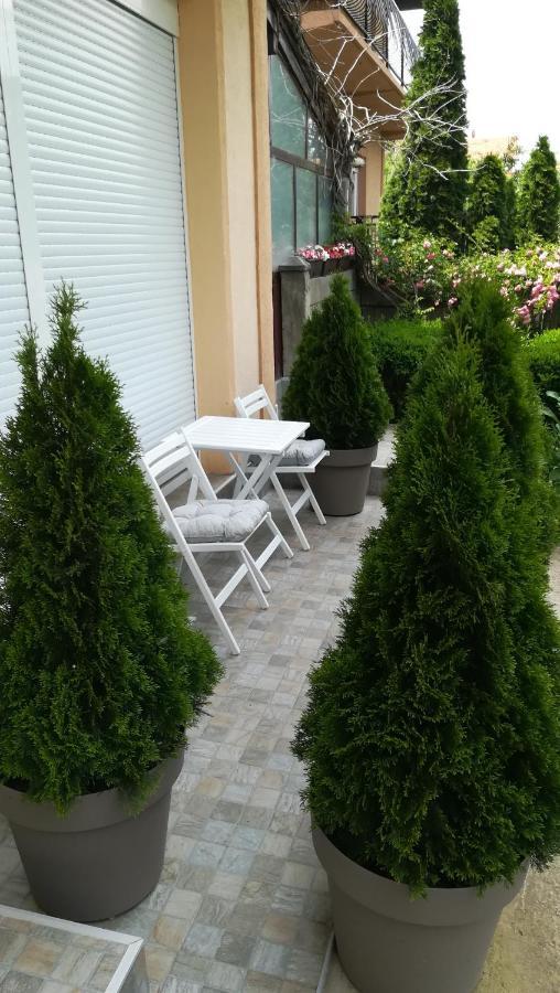 M4U Apartments Ni Esterno foto
