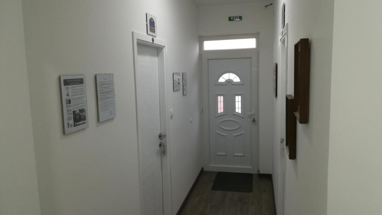 M4U Apartments Ni Esterno foto