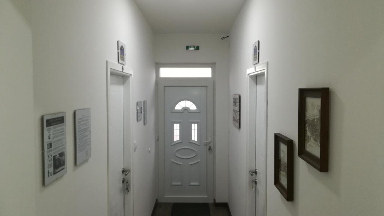 M4U Apartments Ni Esterno foto