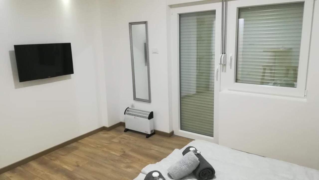 M4U Apartments Ni Esterno foto