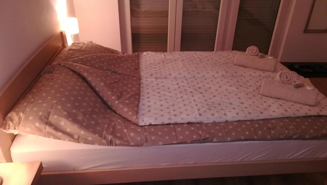 M4U Apartments Ni Esterno foto