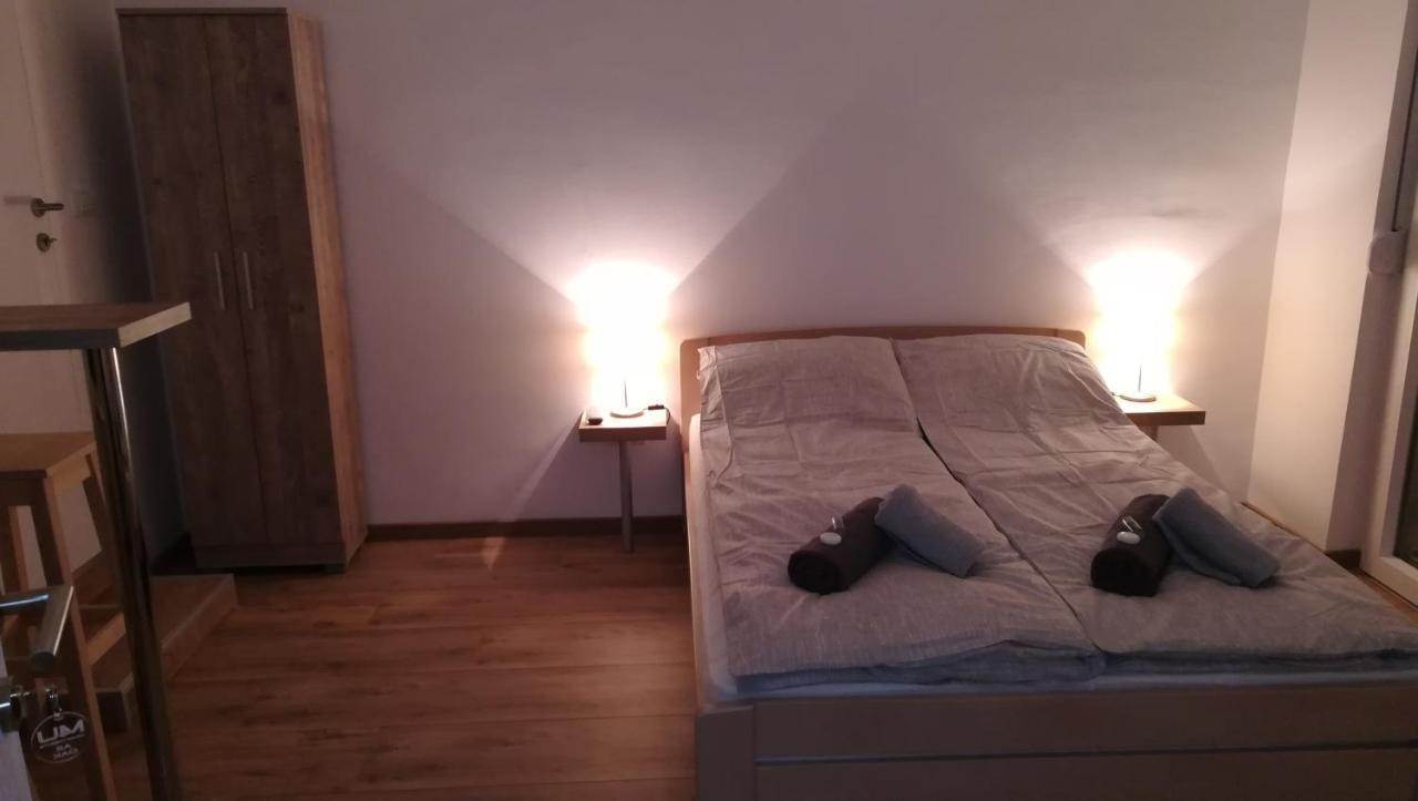 M4U Apartments Ni Esterno foto
