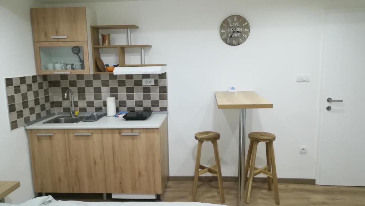 M4U Apartments Ni Esterno foto