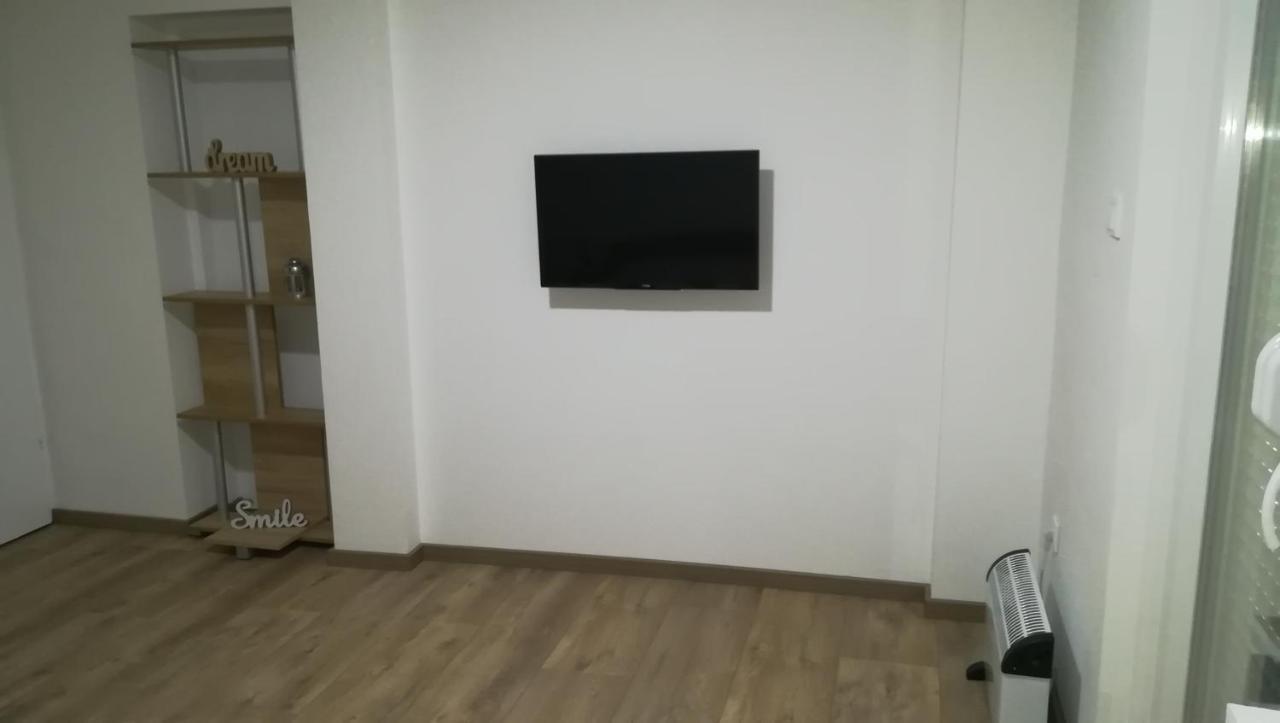 M4U Apartments Ni Esterno foto