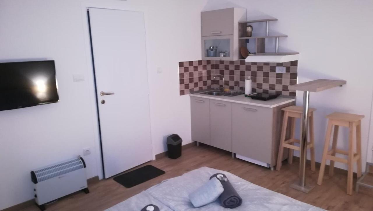 M4U Apartments Ni Esterno foto