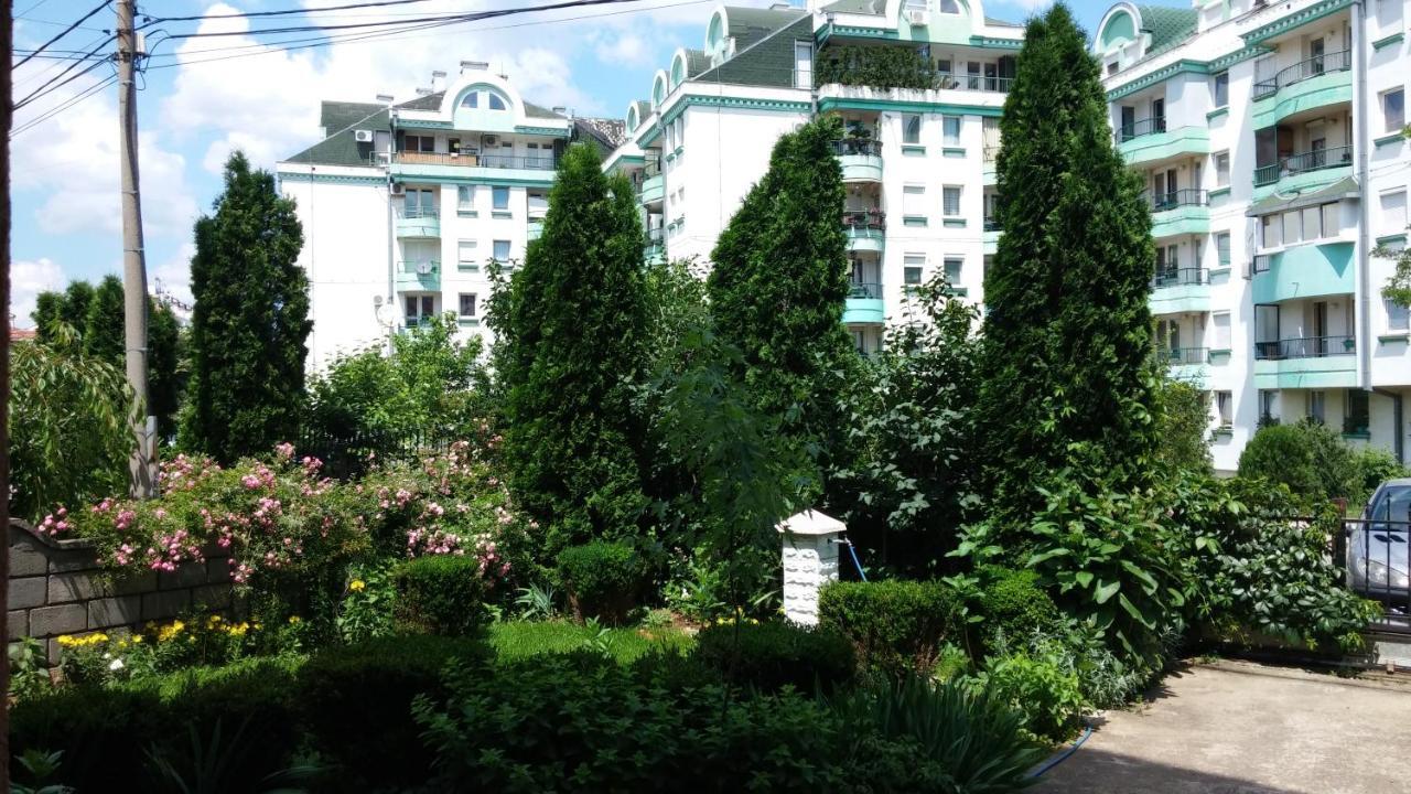 M4U Apartments Ni Esterno foto