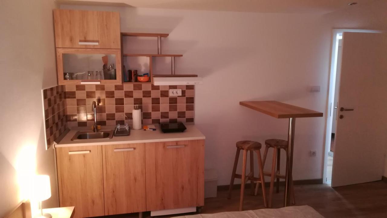 M4U Apartments Ni Esterno foto