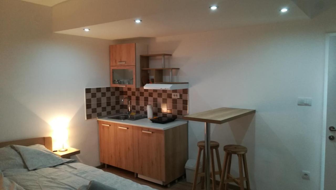 M4U Apartments Ni Esterno foto