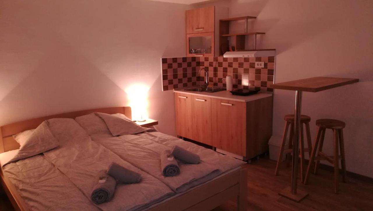 M4U Apartments Ni Esterno foto