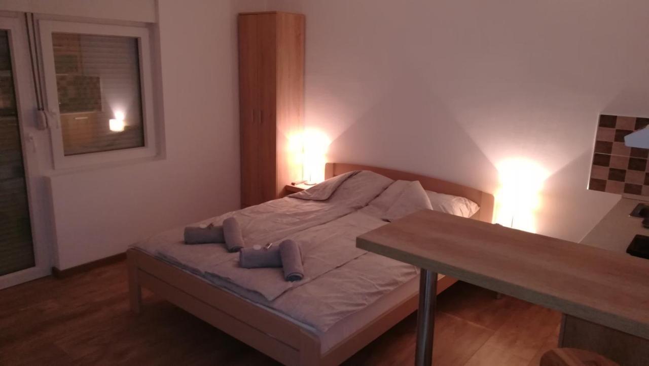 M4U Apartments Ni Esterno foto