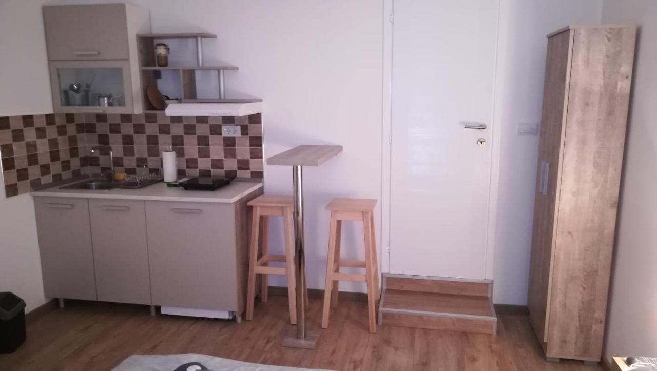 M4U Apartments Ni Esterno foto