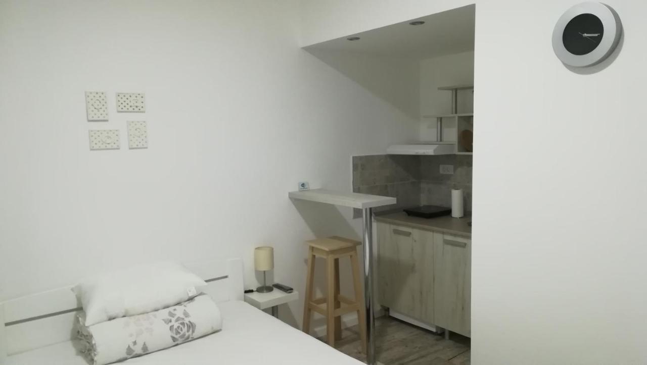 M4U Apartments Ni Esterno foto