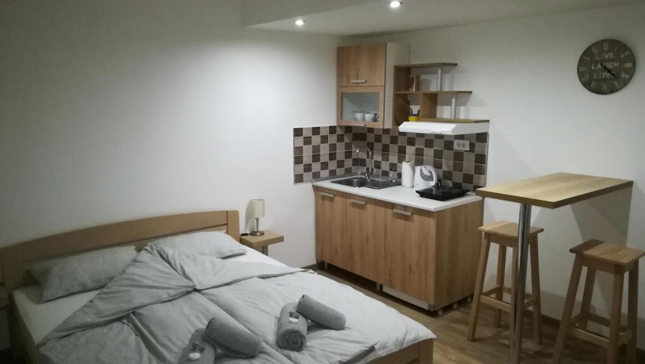 M4U Apartments Ni Esterno foto