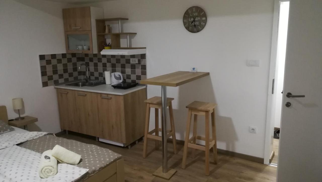 M4U Apartments Ni Esterno foto