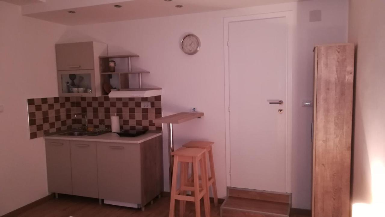 M4U Apartments Ni Esterno foto