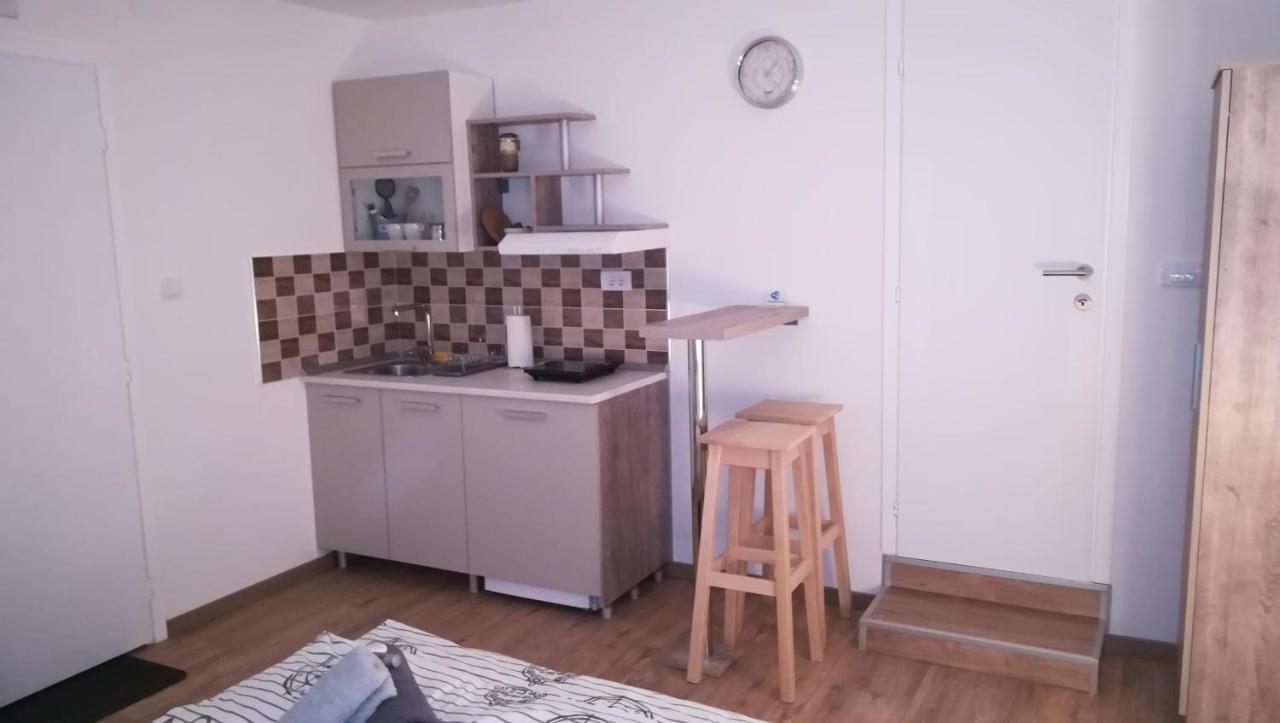 M4U Apartments Ni Esterno foto