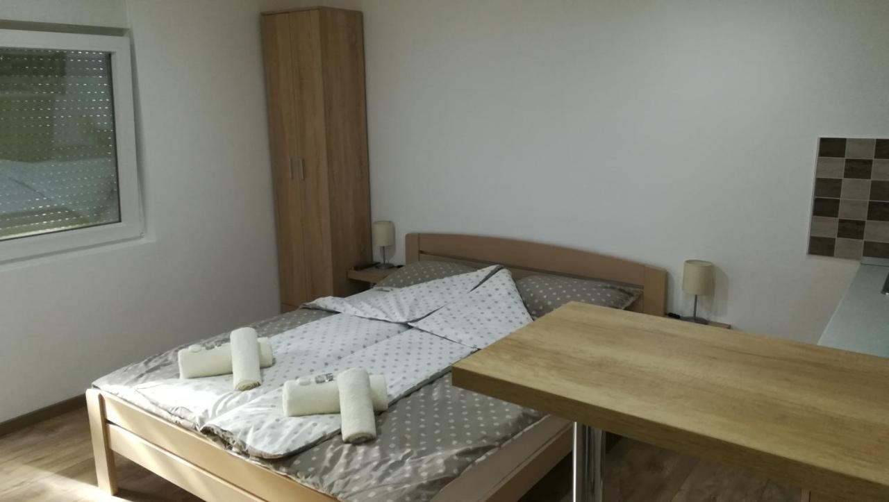 M4U Apartments Ni Esterno foto