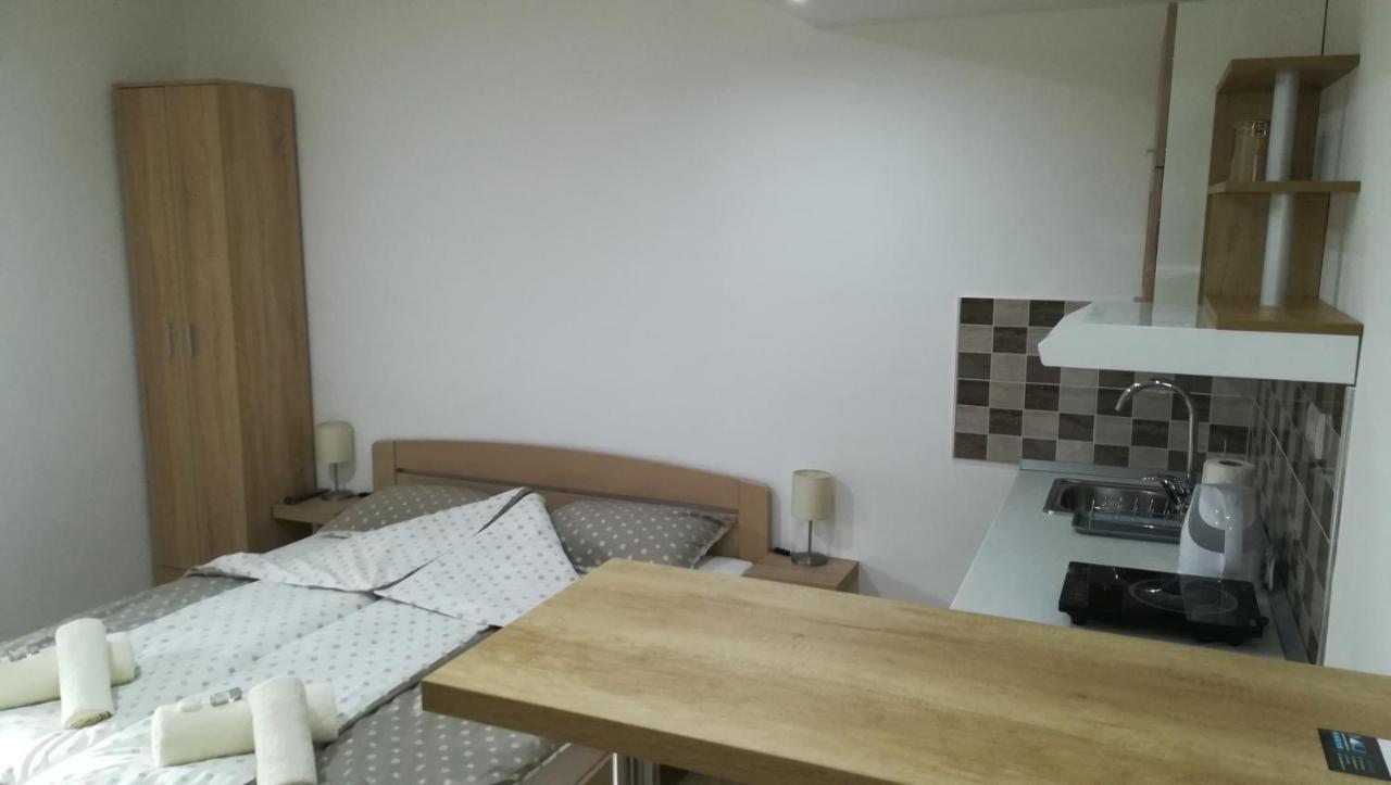 M4U Apartments Ni Esterno foto